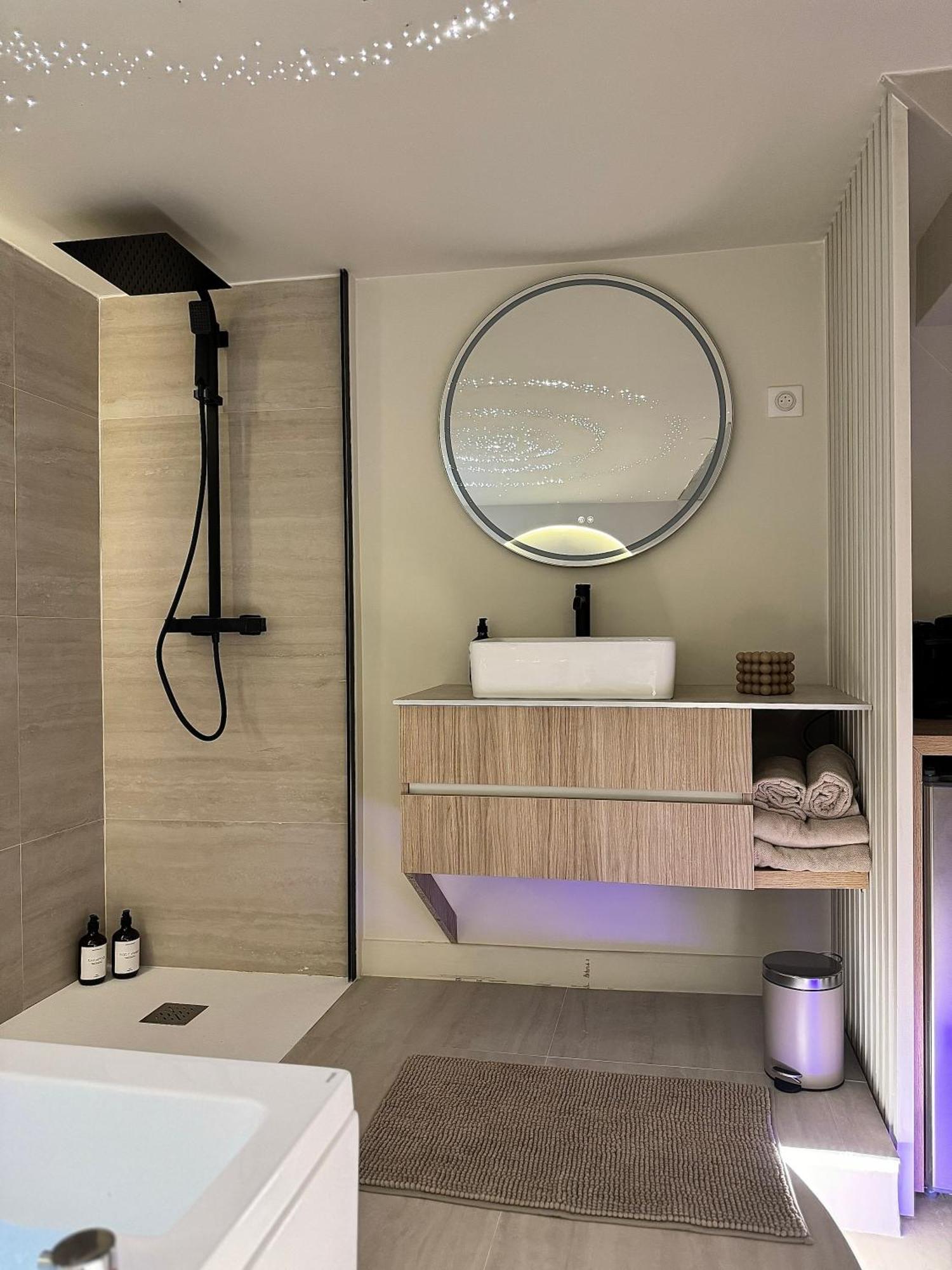 Spa Privatif - Love Room Luxe - Proche Disney Marles-en-Brie Buitenkant foto