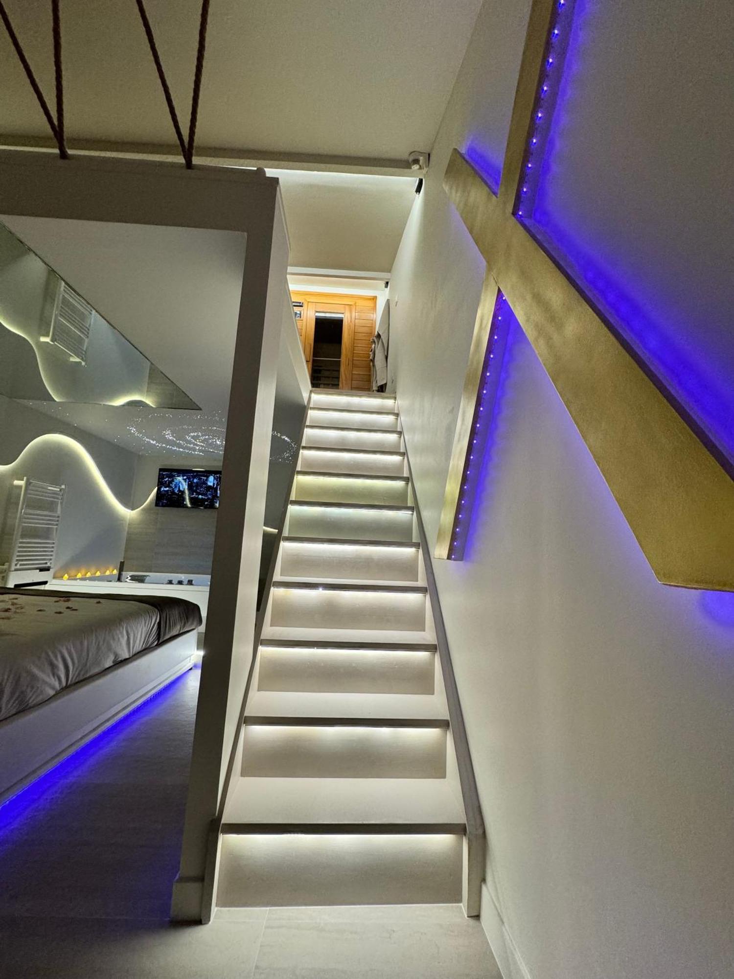 Spa Privatif - Love Room Luxe - Proche Disney Marles-en-Brie Buitenkant foto